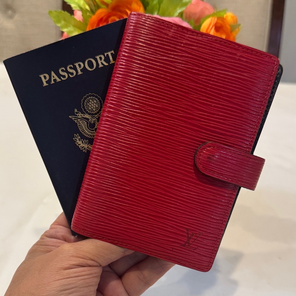 Authentic Louis Vuitton Scarlet Epi Leather Agenda Wallet